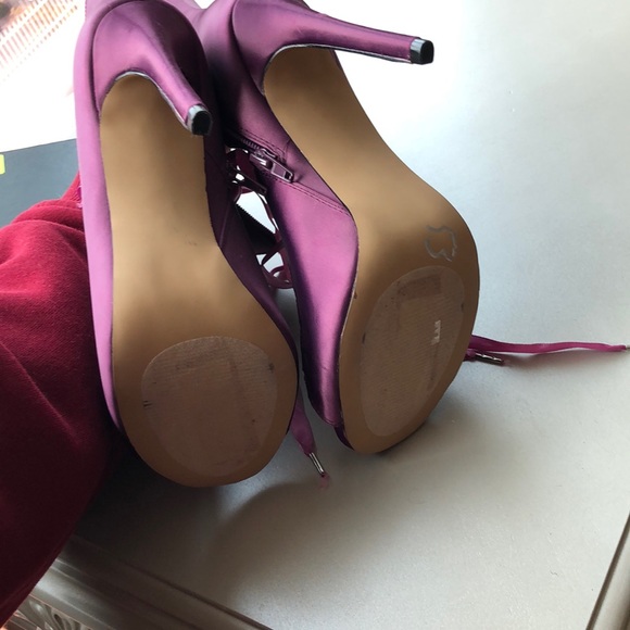 Sexy Steve Madden lace up boots - Picture 5 of 6